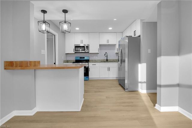 936 Moyer RD, Newport News, VA 23608