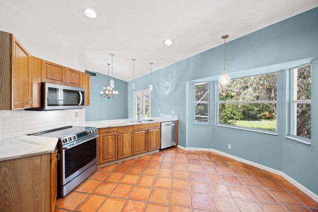 105 Monterey Way, Royal Palm Beach, FL 33411