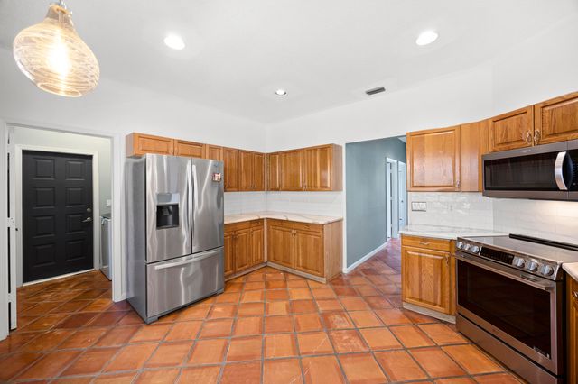 105 Monterey Way, Royal Palm Beach, FL 33411