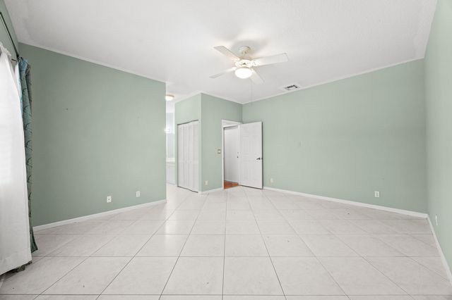 105 Monterey Way, Royal Palm Beach, FL 33411