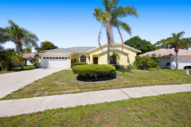 105 Monterey Way, Royal Palm Beach, FL 33411