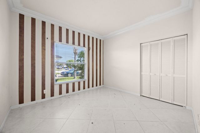 105 Monterey Way, Royal Palm Beach, FL 33411