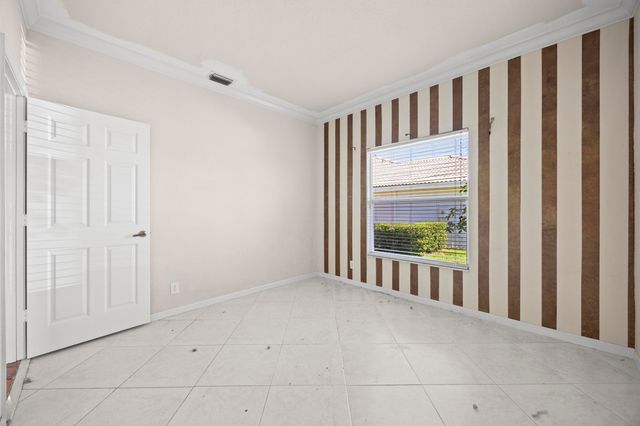 105 Monterey Way, Royal Palm Beach, FL 33411
