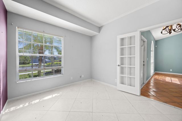 105 Monterey Way, Royal Palm Beach, FL 33411