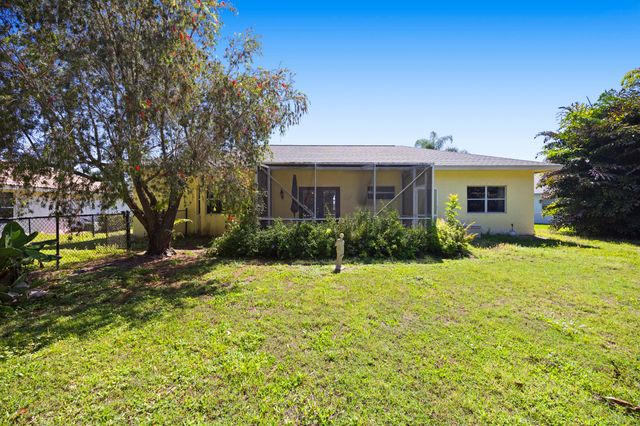 105 Monterey Way, Royal Palm Beach, FL 33411