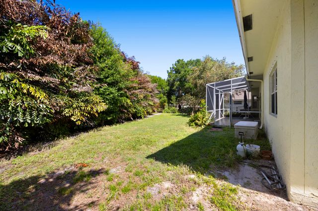 105 Monterey Way, Royal Palm Beach, FL 33411