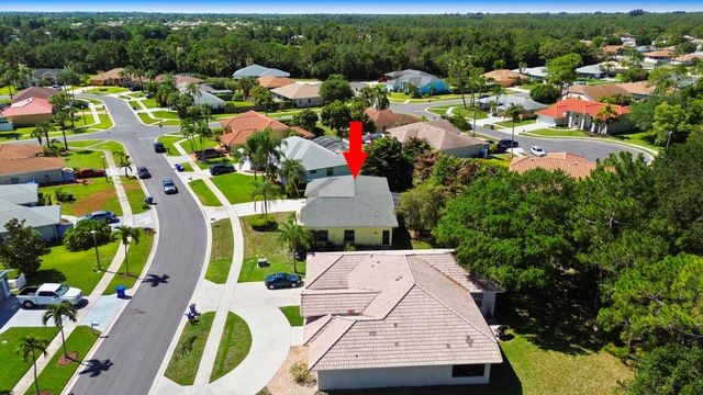 105 Monterey Way, Royal Palm Beach, FL 33411