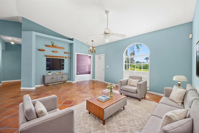 105 Monterey Way, Royal Palm Beach, FL 33411