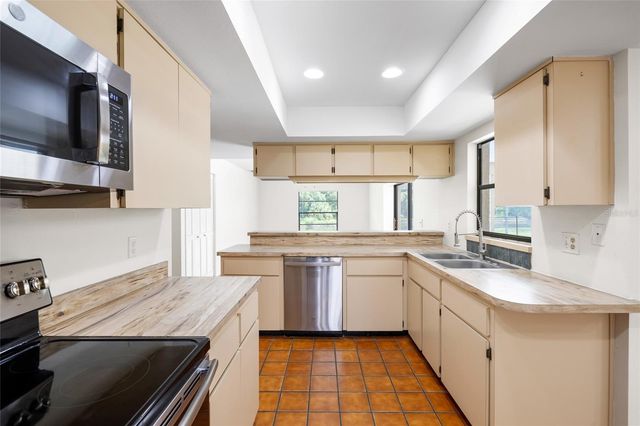 14011 WOLCOTT DRIVE, Tampa, FL 33624