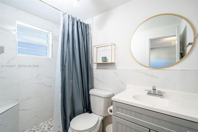 469 N Pine Island Rd B302, Plantation, FL 33324