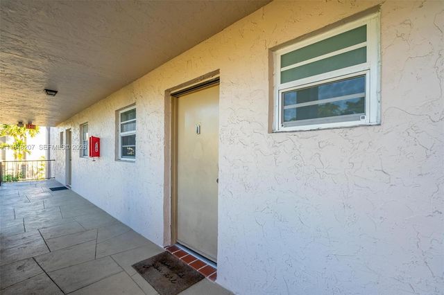 469 N Pine Island Rd B302, Plantation, FL 33324