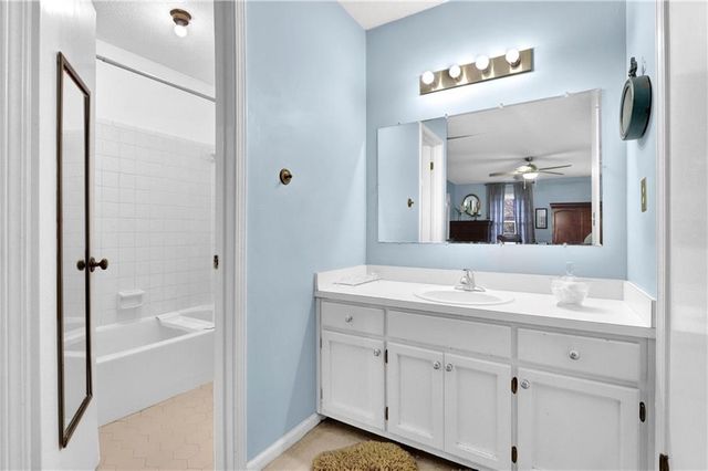 5281 Enchanted Cove SW, Lilburn, GA 30047