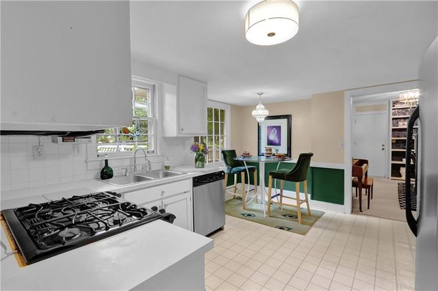 5281 Enchanted Cove SW, Lilburn, GA 30047