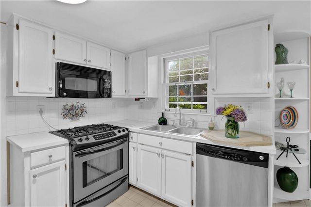 5281 Enchanted Cove SW, Lilburn, GA 30047