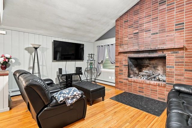 143 Long Hill Road, Dover, NH 03820