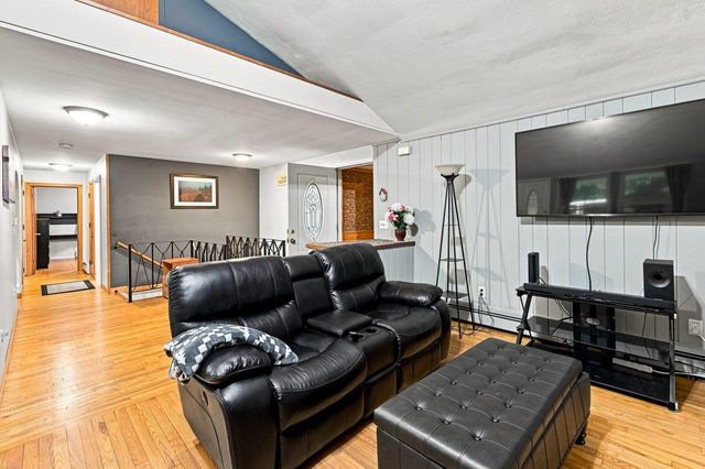 143 Long Hill Road, Dover, NH 03820