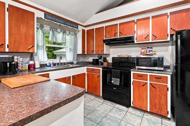 143 Long Hill Road, Dover, NH 03820