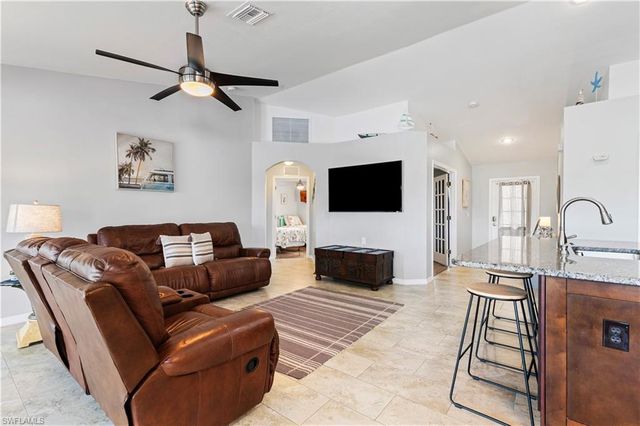 152 Nicholas PKWY E, Cape Coral, FL 33990
