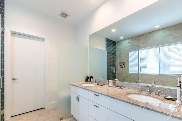4104 Spencer Street B, Houston, TX 77007