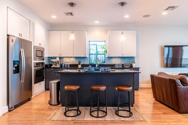 4104 Spencer Street B, Houston, TX 77007