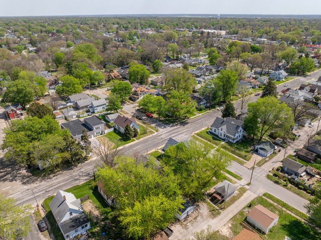 1410 25th Street, Rock Island, IL 61201