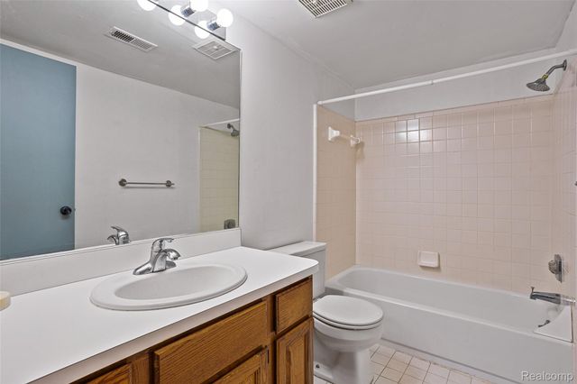 7147 Elmhurst, West Bloomfield Charter Township, MI 48322
