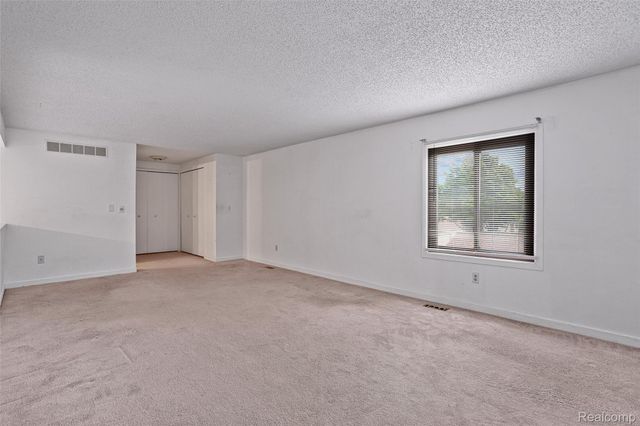 7147 Elmhurst, West Bloomfield Charter Township, MI 48322