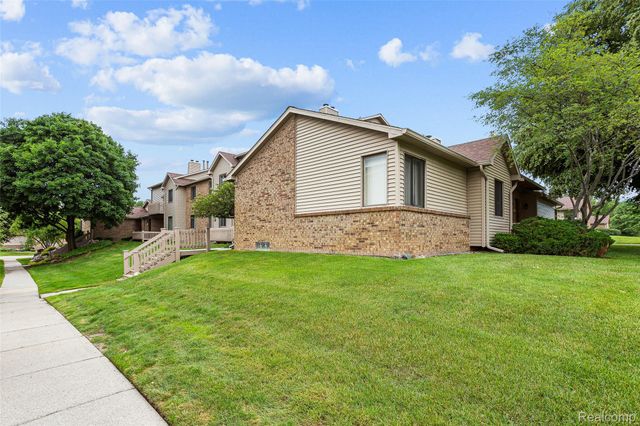 7147 Elmhurst, West Bloomfield Charter Township, MI 48322