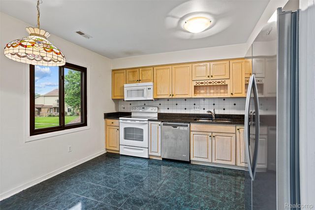 7147 Elmhurst, West Bloomfield Charter Township, MI 48322