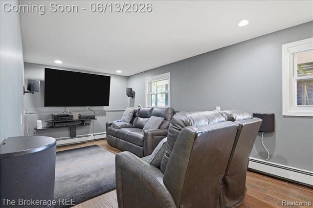 261 Reymont Road, Waterford, MI 48327