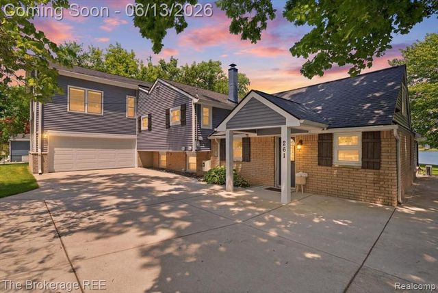 261 Reymont Road, Waterford, MI 48327