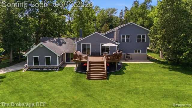 261 Reymont Road, Waterford, MI 48327