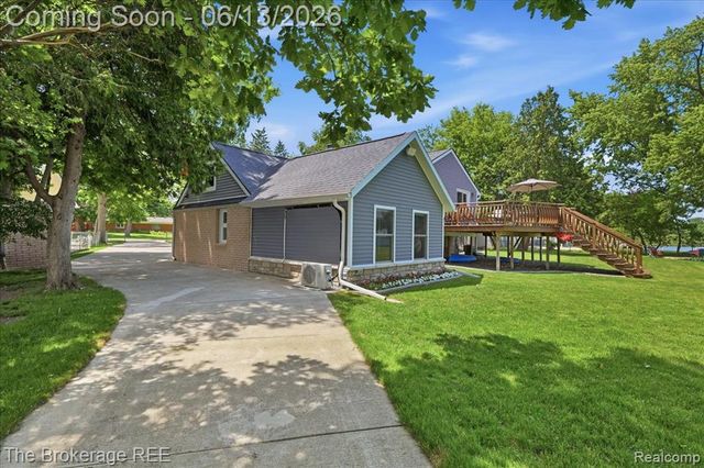 261 Reymont Road, Waterford, MI 48327