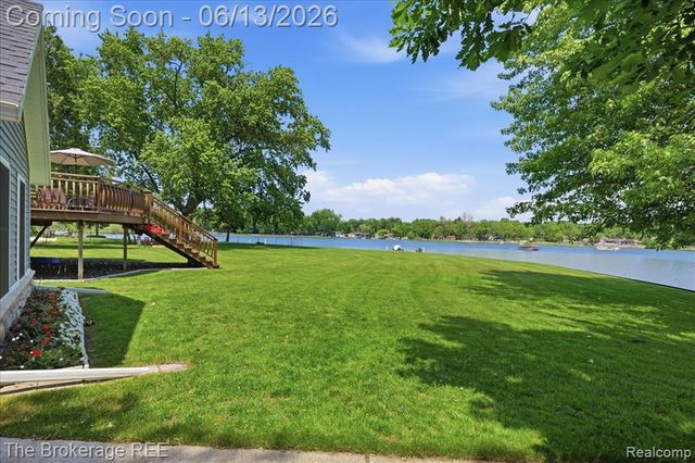 261 Reymont Road, Waterford, MI 48327