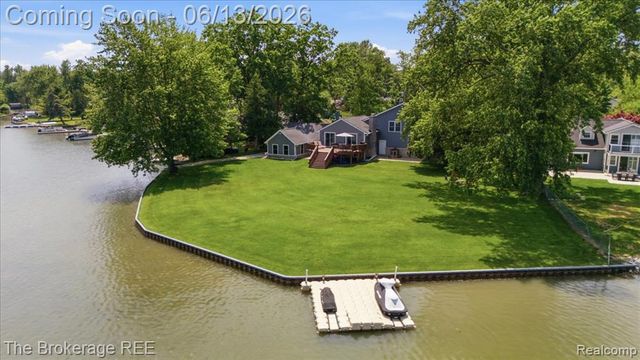 261 Reymont Road, Waterford, MI 48327