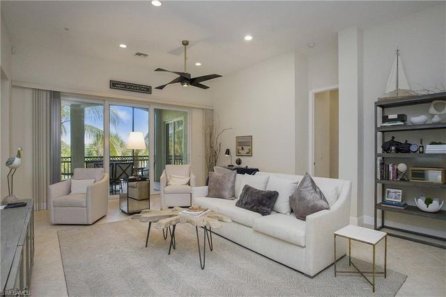 9239 Tesoro Ln Unit 203, Naples, FL 34114