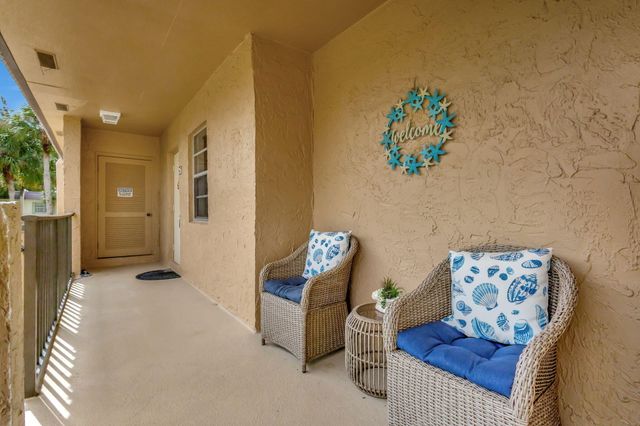 154 Lake Meryl Drive Unit 255, West Palm Beach, FL 33411