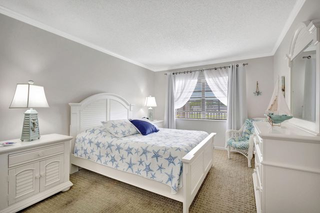 154 Lake Meryl Drive Unit 255, West Palm Beach, FL 33411