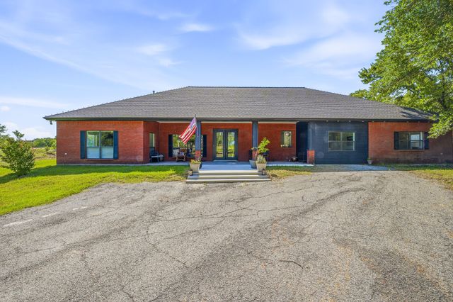 1015 County Road 134, Stephenville, TX 76401
