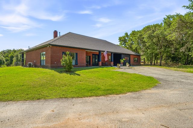 1015 County Road 134, Stephenville, TX 76401