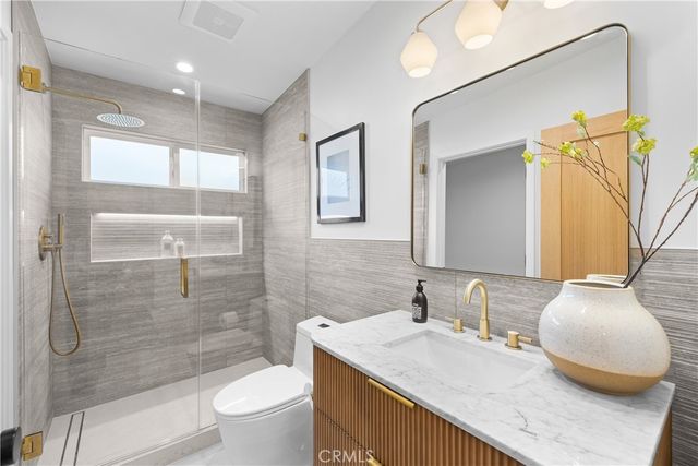 5900 Ostrom, Encino, CA 91316