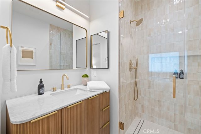 5900 Ostrom, Encino, CA 91316