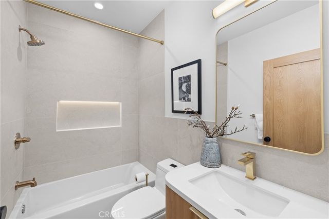 5900 Ostrom, Encino, CA 91316