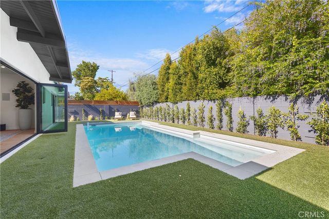 5900 Ostrom, Encino, CA 91316