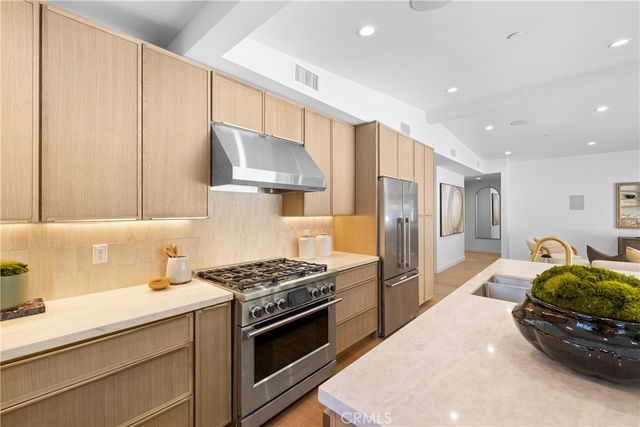 5900 Ostrom, Encino, CA 91316