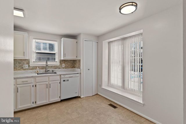 14428 BLACK HORSE CT, Centreville, VA 20120