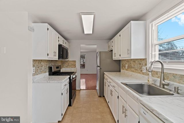 14428 BLACK HORSE CT, Centreville, VA 20120