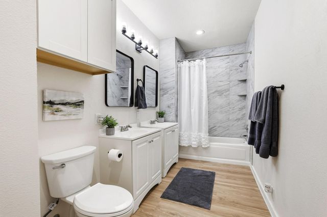 537 E Sears Street, Denison, TX 75021