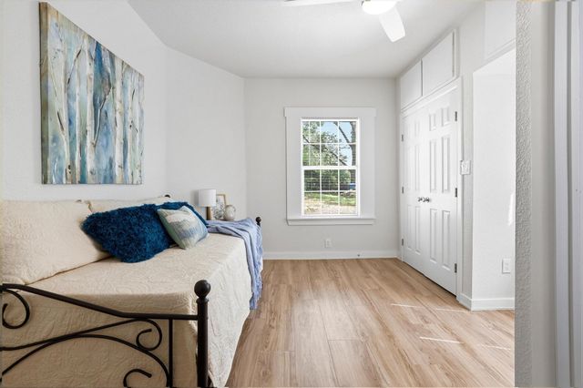 537 E Sears Street, Denison, TX 75021