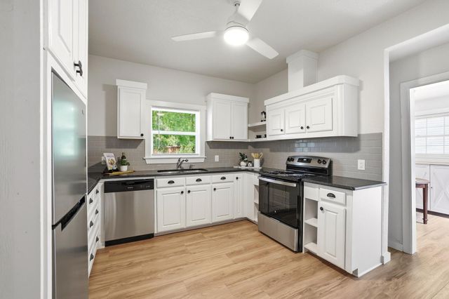 537 E Sears Street, Denison, TX 75021